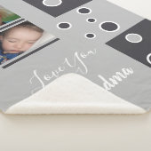 Foto's van oma's met grijs en witte kleinkinderen sherpa deken (3/4)