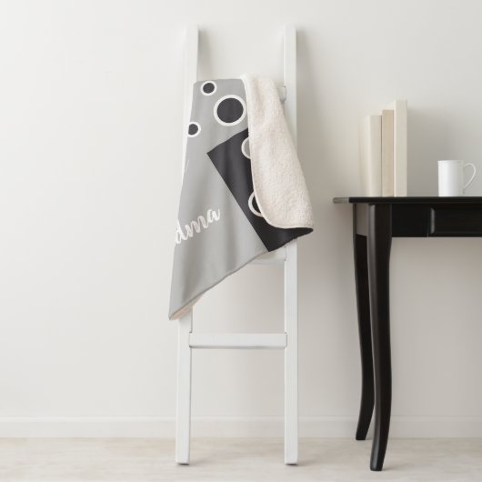 Foto's van oma's met grijs en witte kleinkinderen sherpa deken (In situ)