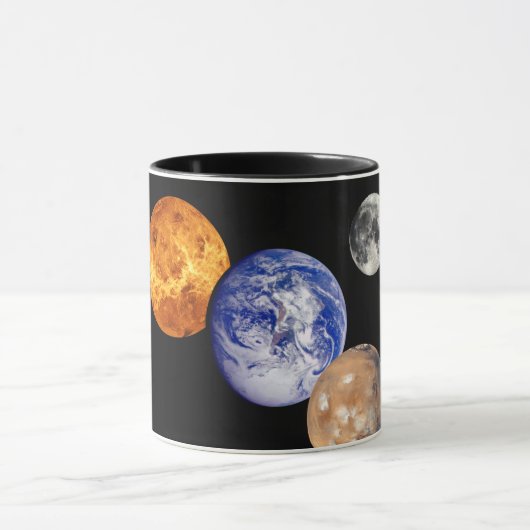 Foto's van zonnesysteemmontage JPL-planeet Mok (Midden)