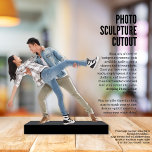 Fotosculptuur Cutout Staand Fotobeeldje<br><div class="desc">Deze foto sculptuur uitsnede is een unieke manier om foto's van uw dierbaren weer te geven. Het is een leuk alternatief voor de typische foto. Om uw fotosculptuur te creëer, gebruikt u gewoon een gratis tool voor het verwijderen van de achtergrond om de achtergrond van uw foto te verwijderen en...</div>