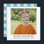 Fototypemachine Retro Blue Checkerboard Hanukkah Feestdagenkaart<br><div class="desc">Happy Hanukkah | Minimalistische Kaart voor tekstfotovakantie voor schrijfmachines met Checkerboard Pattern in Blue op Back</div>