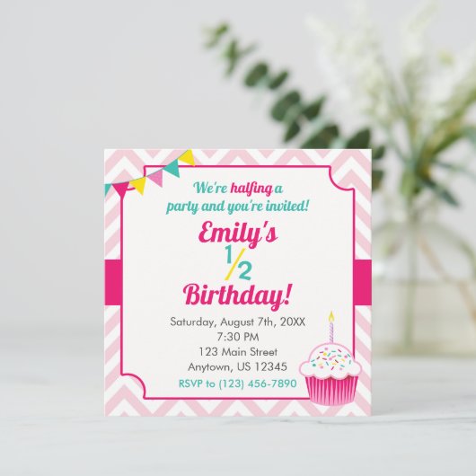 Fotouitnodiging voor een halve verjaardag roze mei kaart (Staand voorkant)