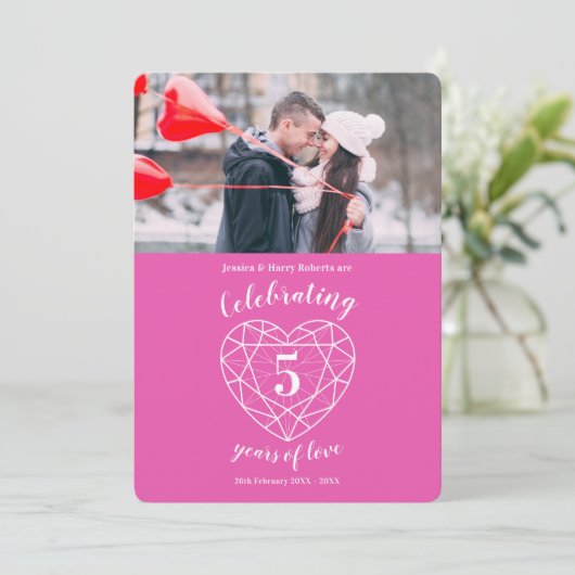 Fotouitnodigingen voor het roze hart 5 jaar kaart (Staand voorkant)