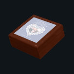 fotovrouw op de 3e verjaardag van de moonstone bru cadeaudoosje<br><div class="desc">Grafische moonstone-kralen met hart-effect keepomwille trinket gift box. Perfect om een extra speciaal cadeau voor je vrouw te laten zien op een speciale 3 e trouwdag of een andere speciale gelegenheid. Aangepast met je eigen fotowoorden en data. Ontworpen door Sarah Trett voor www.mylittleeden.com</div>