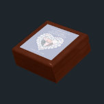 fotovrouw op de 3e verjaardag van de moonstone bru cadeaudoosje<br><div class="desc">Grafische moonstone-kralen met hart-effect keepomwille trinket gift box. Perfect om een extra speciaal cadeau voor je vrouw te laten zien op een speciale 3 e trouwdag of een andere speciale gelegenheid. Aangepast met je eigen fotowoorden en data. Ontworpen door Sarah Trett voor www.mylittleeden.com</div>