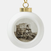 Fotowagen van Roger Fenton Fotorealisme Keramische Bal Ornament (Voorkant)