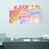 Four Ever Groovy Retro Regenboog 4e Verjaardag Spandoek (Beurs)