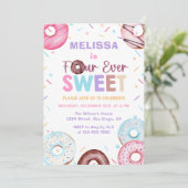Four Ever Sweet Donut 4e verjaardag uitnodiging (Staand voorkant)
