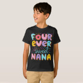 Four Ever Sweet Nana 4th Birthday Girl Donut Lover T-shirt (Voorkant volledig)