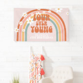 Four Ever Young Retro Regenboog Madelief Verjaarda Spandoek (Insitu)
