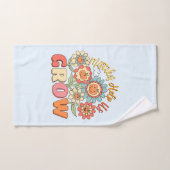 Fouten helpen ons groeien | Speelse bloemenmotivat Bad Handdoek (Handdoek)