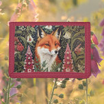 Fox and Foxglove Bloemen William Morris Geïnspiree Drievoud Portemonnee<br><div class="desc">Introductie van de Fox and Foxglove Flowers William Morris Geïnspireerde Trifold Wallet, een verfijnd accessoire dat wilde dieren naadloos combineert met tijdloze artistieke elegantie. Deze drievoudige portemonnee heeft een prachtige illustratie van een vos, sierlijk verweven met de ingewikkelde en klassieke patronen die doen denken aan de esthetiek van William Morris,...</div>