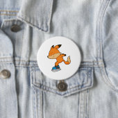 Fox bij ijsschaatsen met ijsschaatsen ronde button 7,6 cm (In situ)