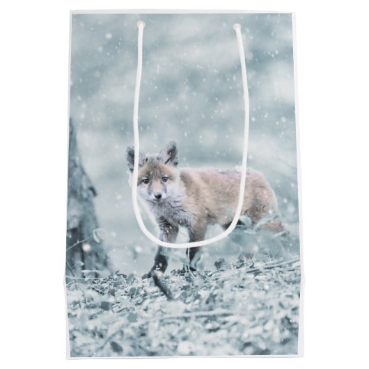 Fox Cub in de sneeuw Medium Cadeauzakje (Achterkant)