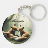 Fox Cuddle in Misty Forest gepersonaliseerd Sleutelhanger (Achterkant)