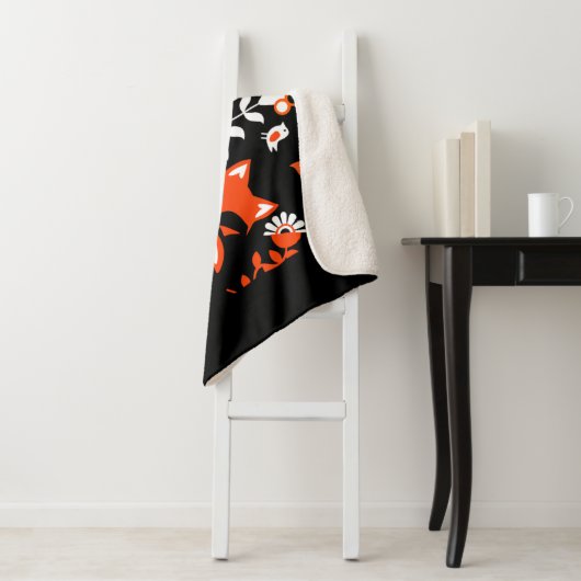 Fox Nordic Scandinavian Folk Art Sherpa Deken (In situ)