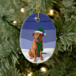 Fox Red Labrador Retriever kersthond Keramisch Ornament<br><div class="desc">Fox Red Labrador Retriever kersthond met pet en sjaal.</div>