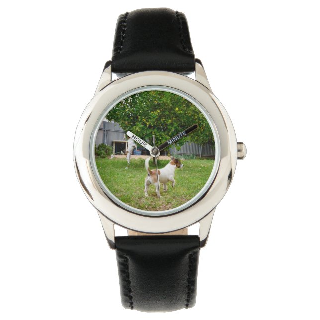 Fox Terrier die in de tuin speelt, Horloge (Voorkant)