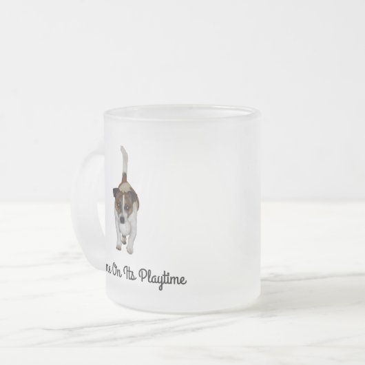 Fox Terrier springt in een boom, Matglas Koffiemok (Voorkant links)