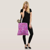 Fractal zwenkpatroon, schoppen van paars tote bag (Op model)