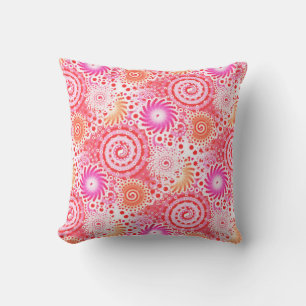 Fractal zwirl patroon, koraal, roze en crème kussen