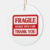 Fragile handgreep met zorg keramisch ornament (Links)