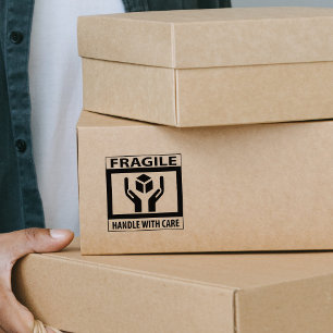 Fragile handgreep met zorg, verpakking rubberstempel