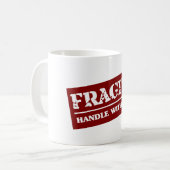 Fragile handgreep met zorgobject koffiemok (Voorkant links)