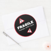 Fragile handgreep met zorgsticker ronde sticker (Envelop)