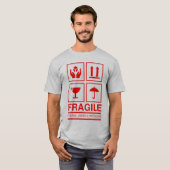 Fragile handgreep met zorgsymbool t-shirt (Voorkant volledig)