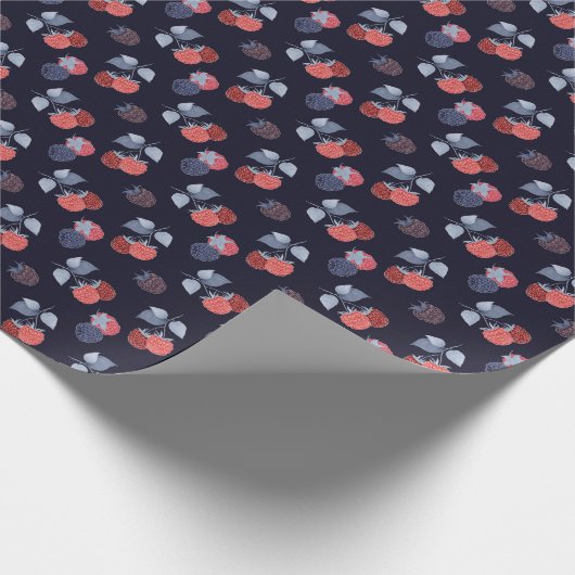 Frambozen, Bramen, Bladeren op Marineblauw Cadeaupapier (Hoek)