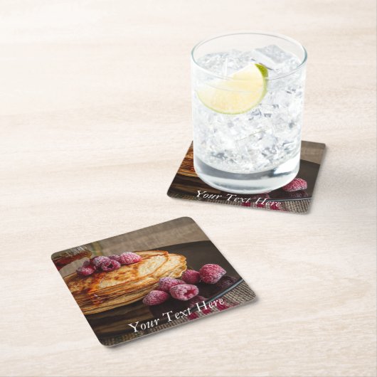 Frambozen op een stapel Franse pannenkoeken Kartonnen Onderzetters (Insitu)