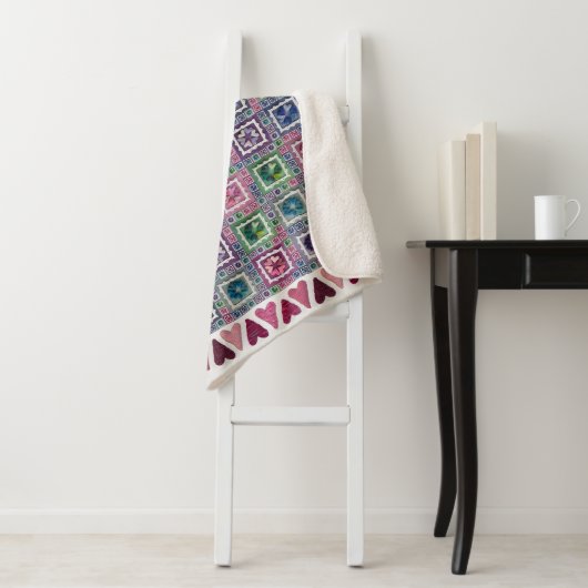 Framed Hearts Patchwork Fleece Deken (In situ)