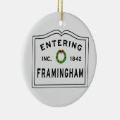 Framingham, MA Holiday Wreath Ceramic Ornament (Rechts)