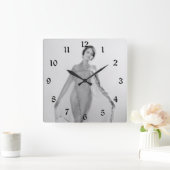 Francesca a Bella Ragazza, mooi italiaans meisje Vierkante Klok (Huis)