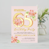 Frangipani bloemenroze sinaasappel 65ste verjaarda folie uitnodiging (Staand Voorkant)