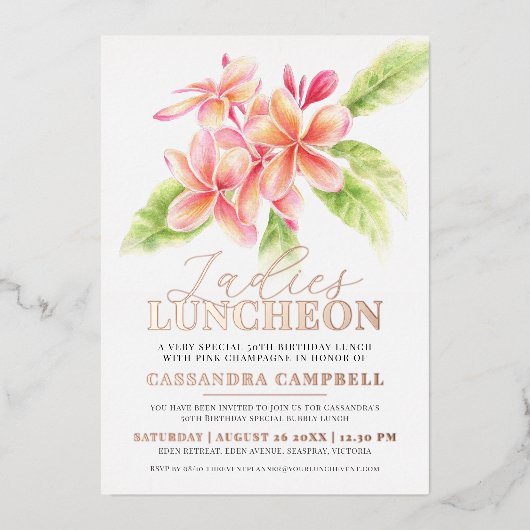 Frangipani floral dames lunch op verjaardag folie uitnodiging (Voorkant)