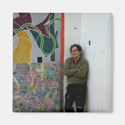 Frank Stella naast een van zijn werken Magneet (Voorkant)