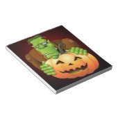 Frankenstein Monster Cartoon met pompoen Notitieblok (Schuin)