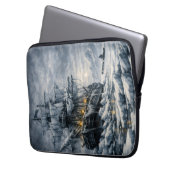 Frankensteins Arctische Jacht van BurnsInHell Laptop Sleeve (Voorkant Links)