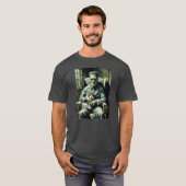 Frankenstein's Monster ontspant zich met zijn kat! T-shirt (Voorkant volledig)