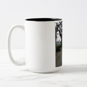 Frankfurt — Platanenpromenade aan de Main Mug Tweekleurige Koffiemok