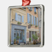 Frankrijk, Arles, Provence, hotel en restaurant Metalen Ornament (Links)