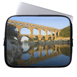 Frankrijk, Avignon. Het aquaduct van de Pont du Ga Laptop Sleeve