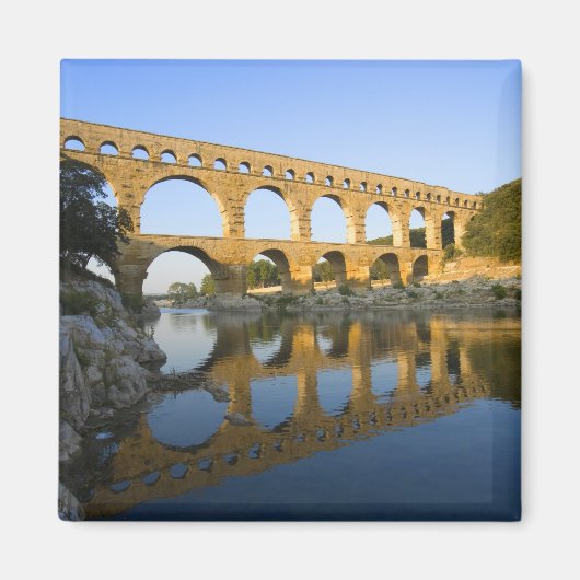Frankrijk, Avignon. Het aquaduct van de Pont du Ga Magneet (Voorkant)