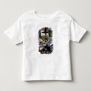 Frankrijk, Bourgogne, Chablis. Lokale wijn en Kinder Shirts