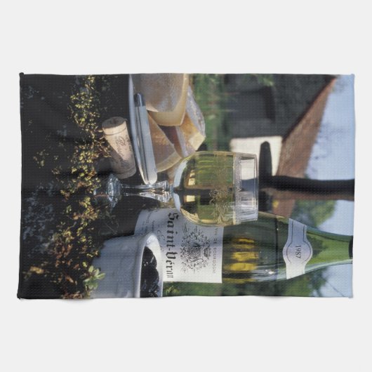 Frankrijk, Bourgogne, Chablis. Lokale wijn en Theedoek (Horizontaal)