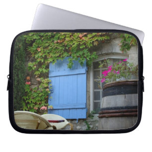 Frankrijk, Les Baux de Provence, cafetaria patio Laptop Sleeve