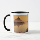 FRANKRIJK, Normandië Mont St. Michel. Morgenlicht Mok (Links)