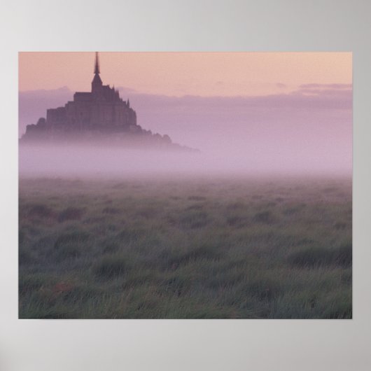 FRANKRIJK, Normandy Mont St. Michel. Morning Mist Poster (Voorkant)